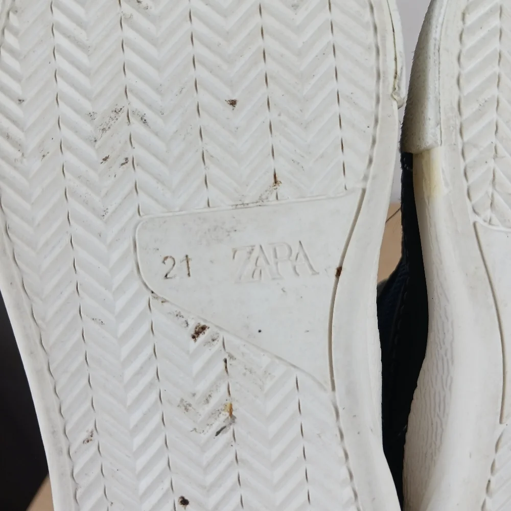 Zara Blue And Black Baby‎ Boy Sneakers Size 21 (5/5.5) Slip On Casual